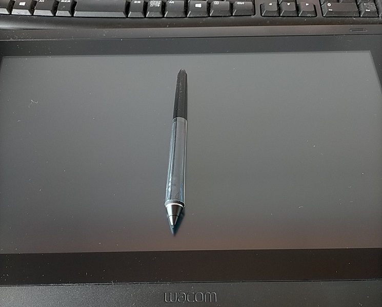 wacomcintiq16本体とペン